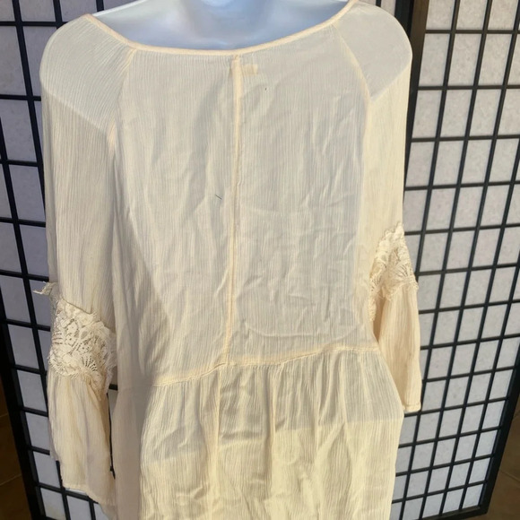 Hollister over size long sleeve shirt size Large - Picture 4 of 6